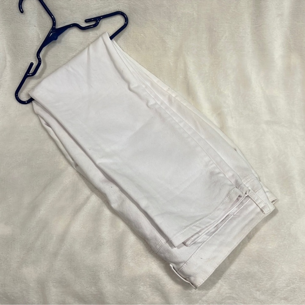 SO brand junior size 17 white skinny jeans